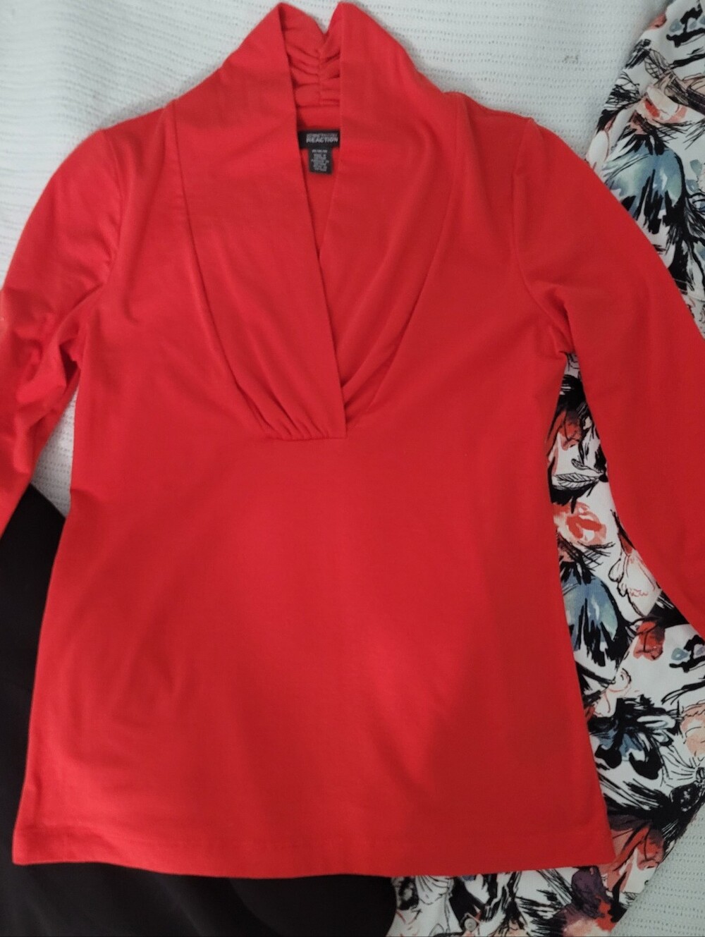 Kenneth Cole Red Knit Slip-on top